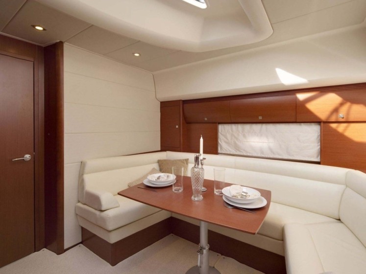 Prestige 440 - Boatscribe.com