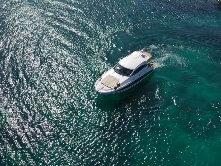 Prestige 440 - Boatscribe.com