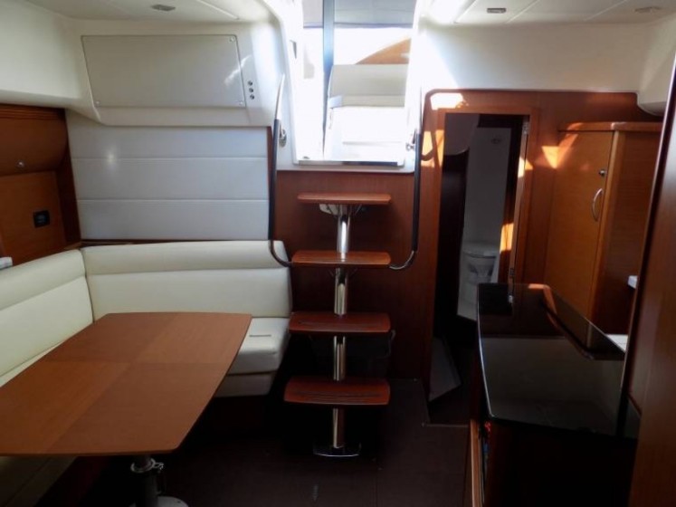 Prestige 440 - Boatscribe.com