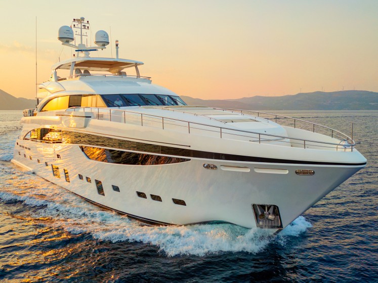 Princess V40 - Boatscribe.com