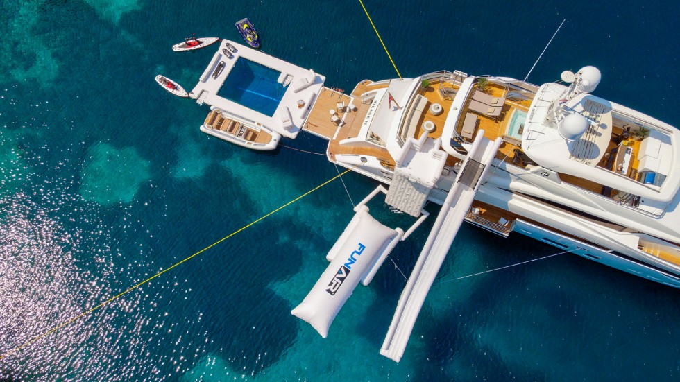 Princess V40 - Boatscribe.com