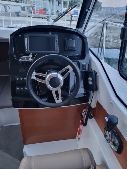 Merry Fisher 795 - Boatscribe.com