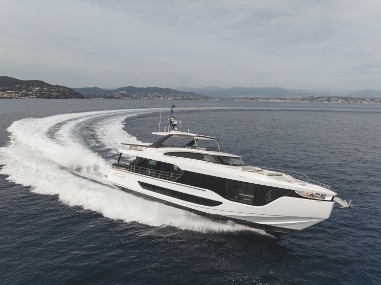 Azimut Grande 26 - Boatscribe.com