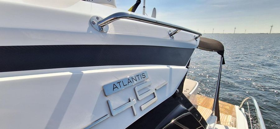 Azimut Atlantis 45 - Boatscribe.com
