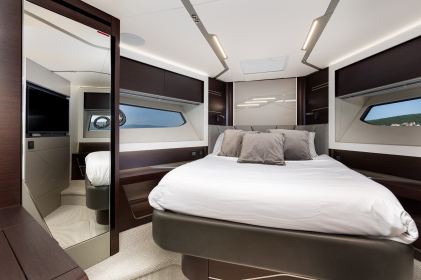 Sunseeker 65 - Boatscribe.com