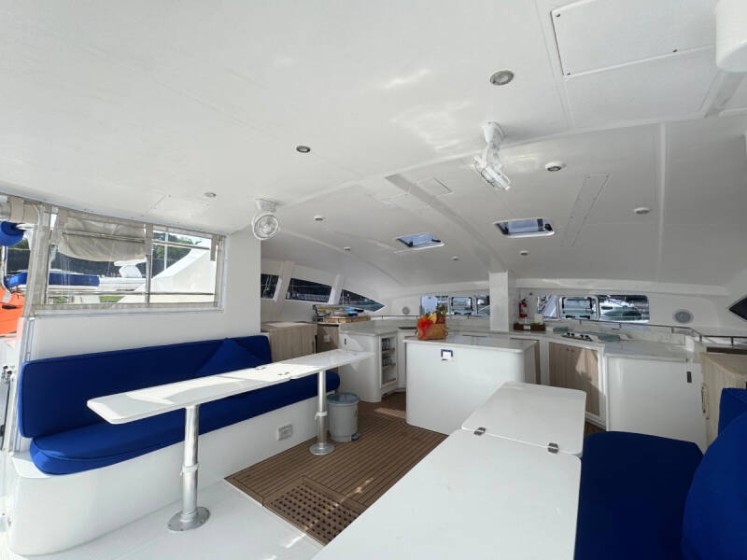 Island Spirit 410 - Boatscribe.com