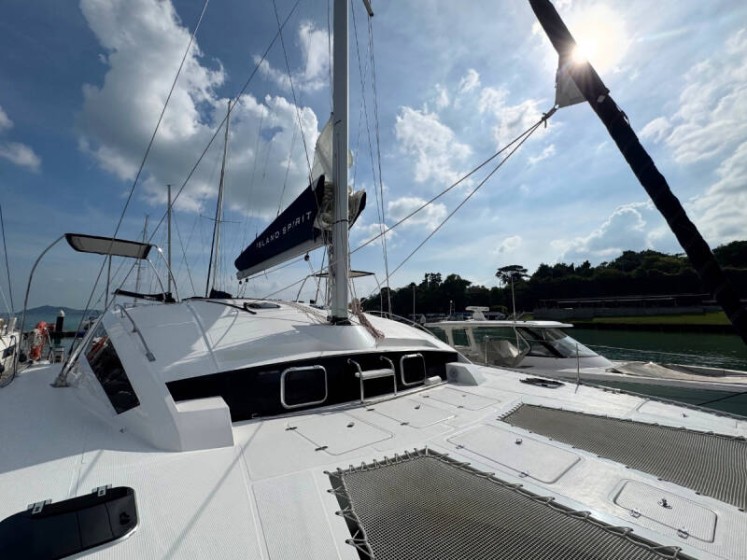 Island Spirit 410 - Boatscribe.com