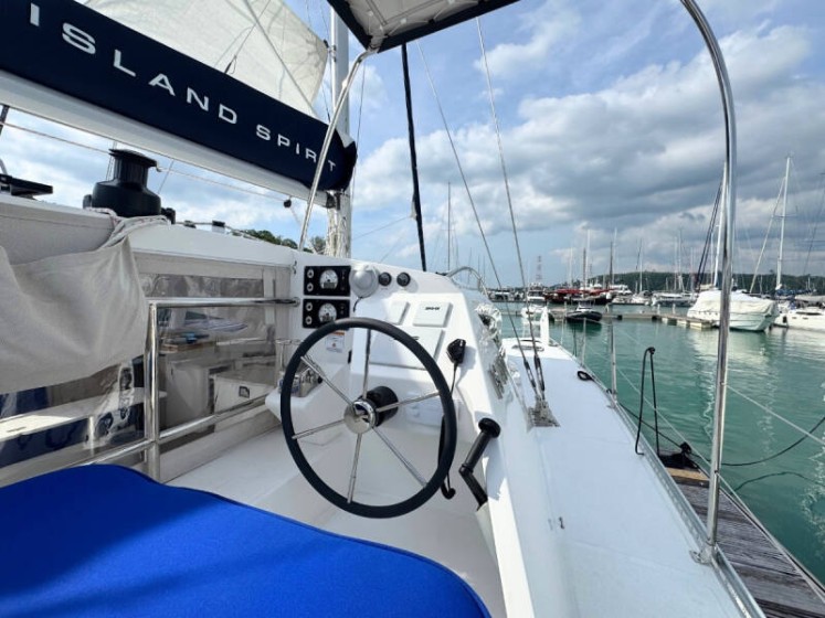 Island Spirit 410 - Boatscribe.com