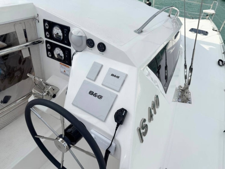 Island Spirit 410 - Boatscribe.com