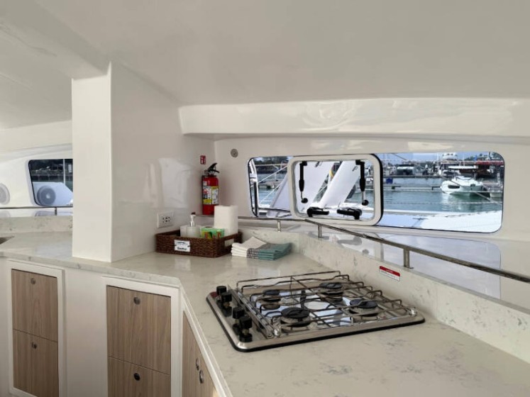Island Spirit 410 - Boatscribe.com