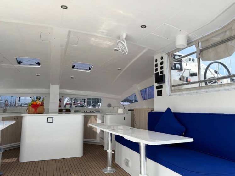Island Spirit 410 - Boatscribe.com