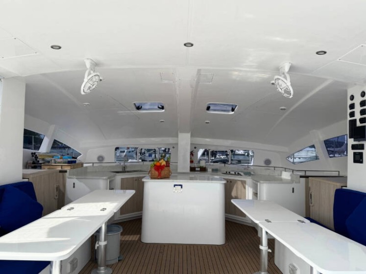 Island Spirit 410 - Boatscribe.com