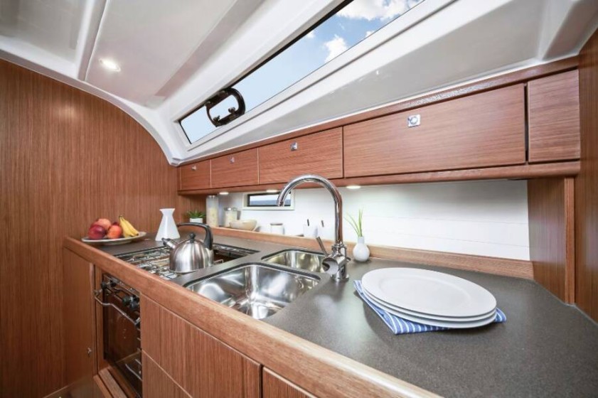 Bavaria 41 Cruiser - Boatscribe.com