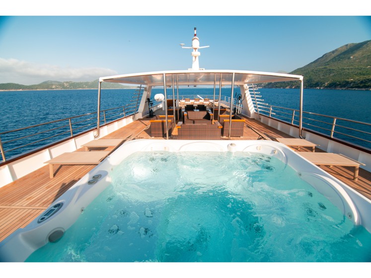 Luxury Motor Yacht - Boatscribe.com
