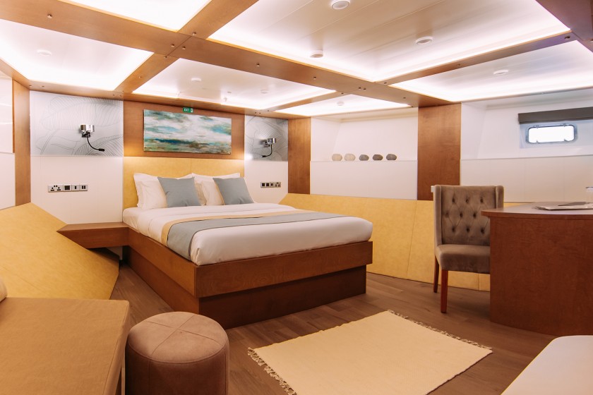 Luxury Motor Yacht - Boatscribe.com