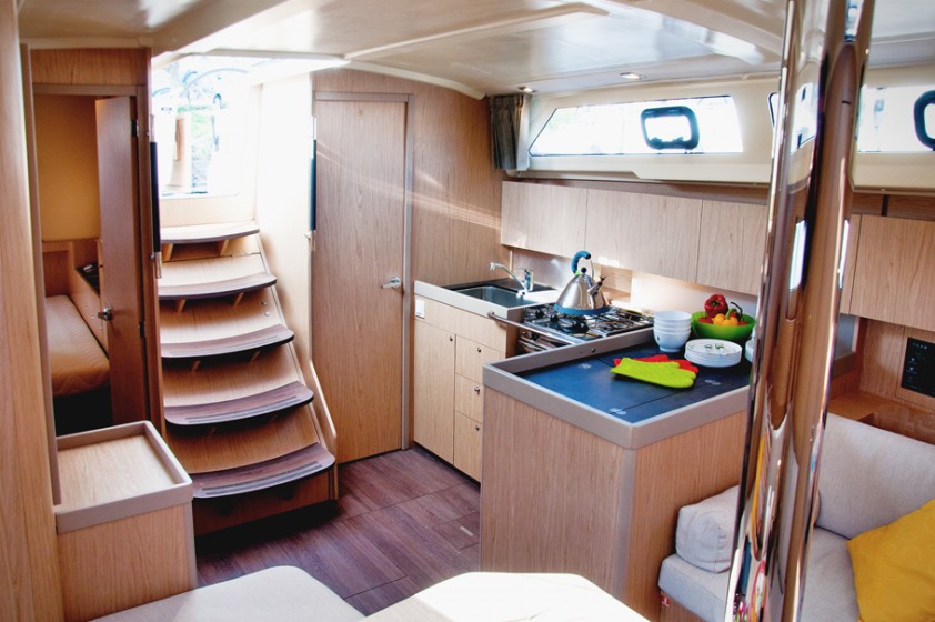 Oceanis 41.1 - Boatscribe.com