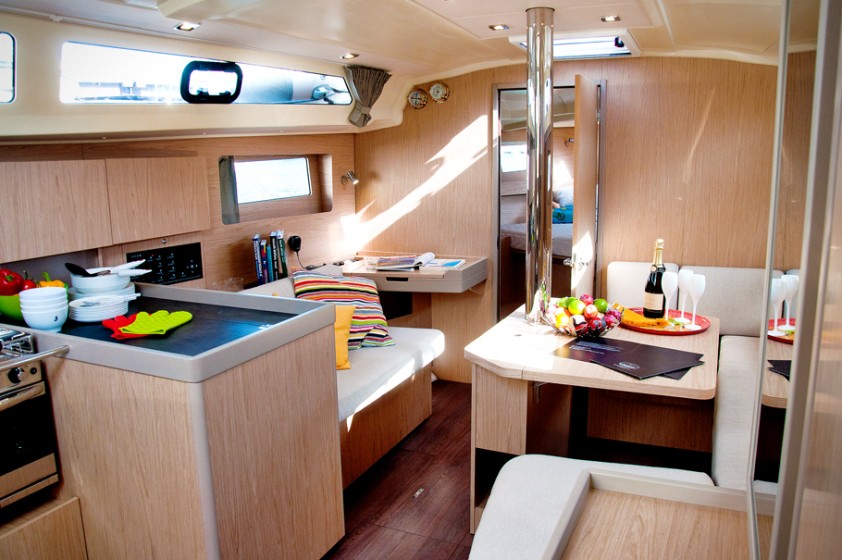 Oceanis 41.1 - Boatscribe.com