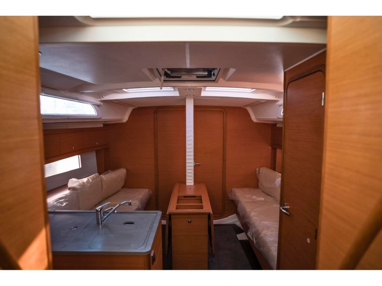 Dufour 37 - Boatscribe.com