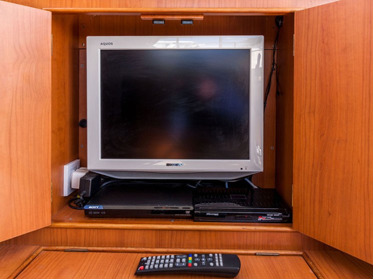 Europa 400 - Boatscribe.com