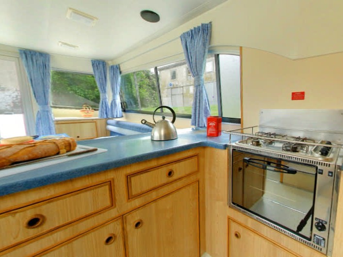 Le Boat Salsa A - Boatscribe.com