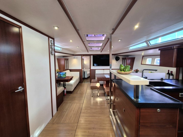 Hanse 630e - Boatscribe.com