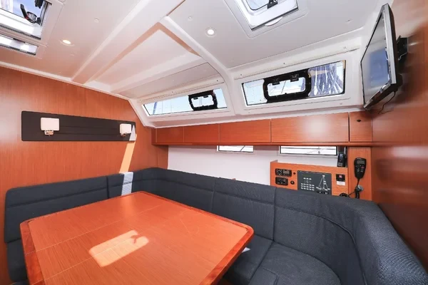 Bavaria 46 Cruiser - Boatscribe.com