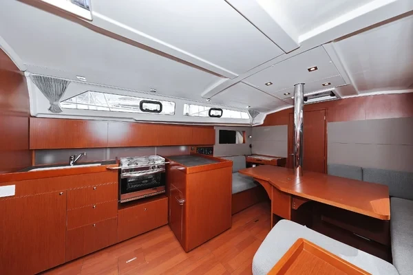 Oceanis 41.1 - Boatscribe.com