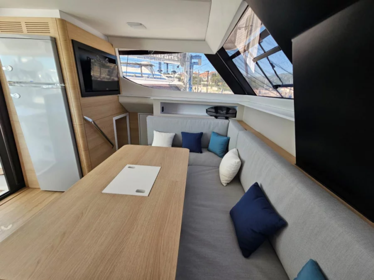 Aventura 37 - Boatscribe.com