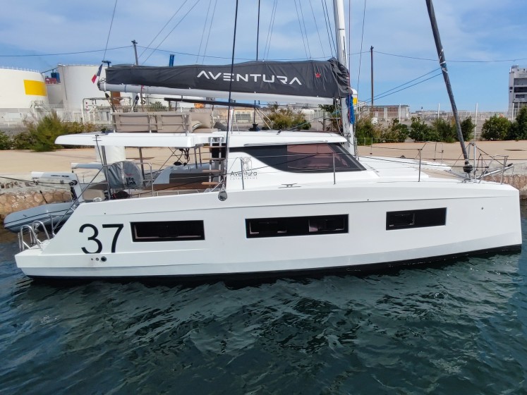 Aventura 37 - Boatscribe.com