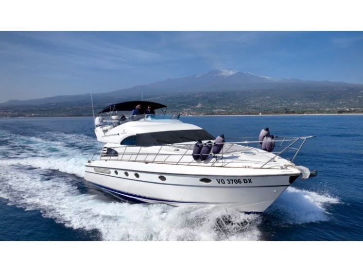 Fairline Squadron 55 - Boatscribe.com