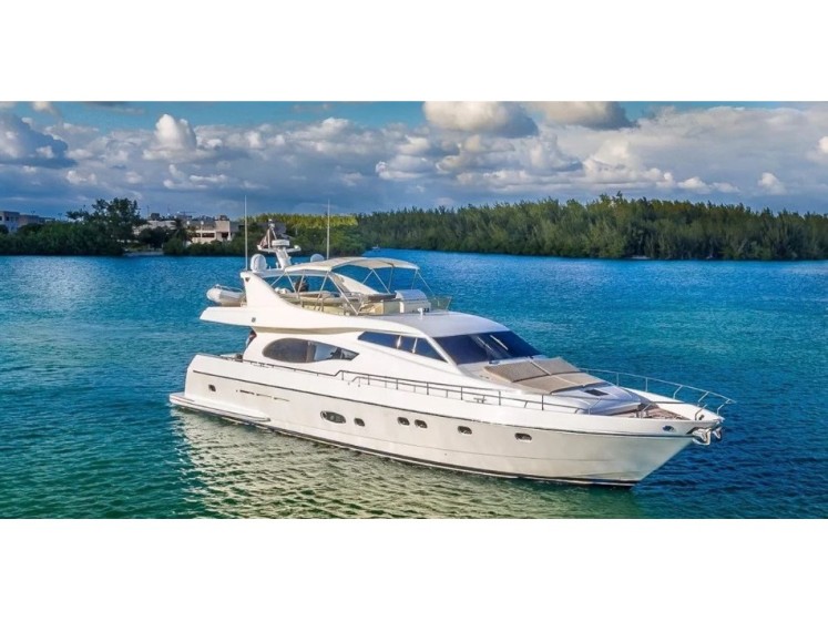 Ferretti 730 - Boatscribe.com