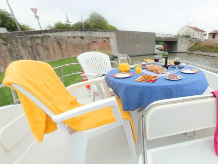 Le Boat Tango - Boatscribe.com