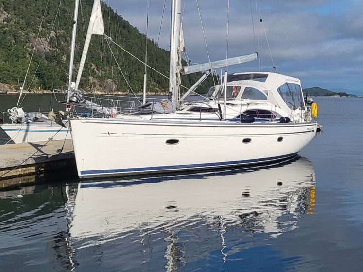Bavaria 44 Vision - Boatscribe.com