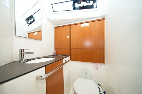 Bavaria 46 Cruiser - Boatscribe.com