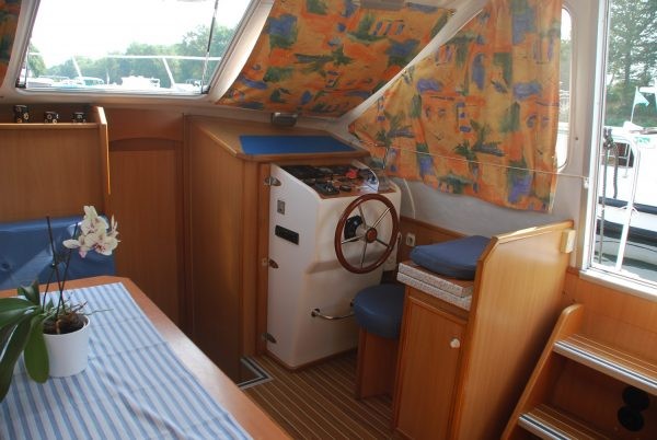 Tarpon 37 - Boatscribe.com