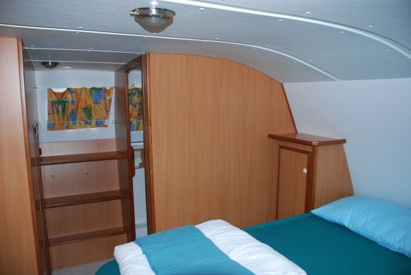 Tarpon 37 - Boatscribe.com