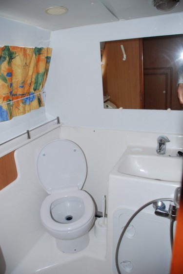 Tarpon 37 - Boatscribe.com