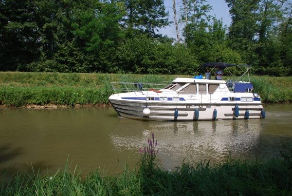 Tarpon 37 - Boatscribe.com