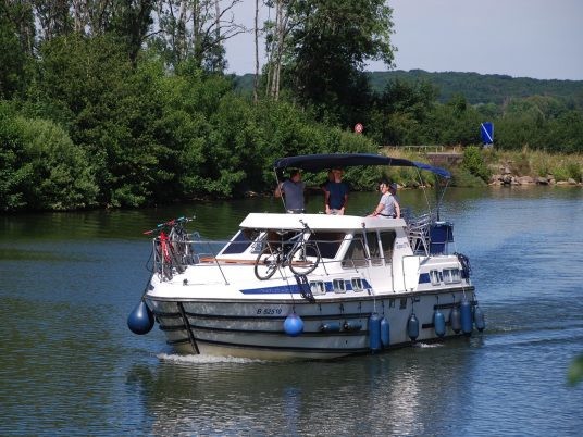 Tarpon 37 - Boatscribe.com