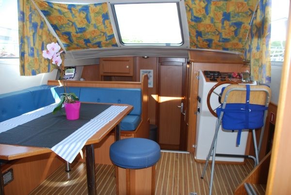 Tarpon 37 - Boatscribe.com