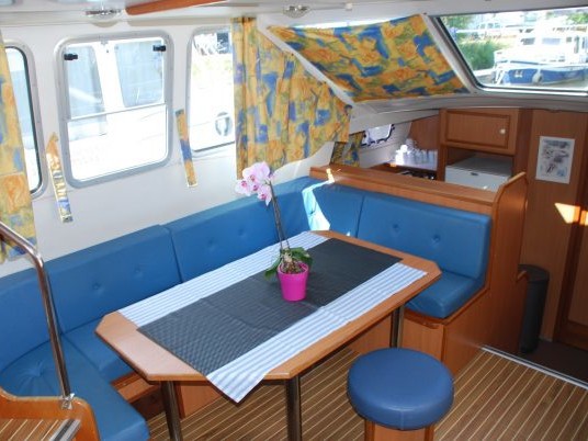 Tarpon 37 - Boatscribe.com