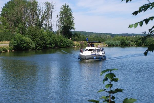 Tarpon 37 - Boatscribe.com