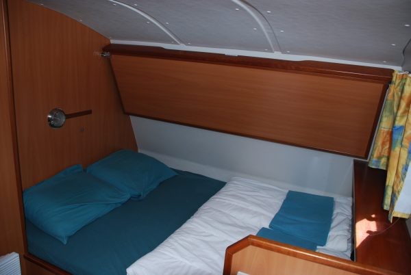 Tarpon 37 - Boatscribe.com