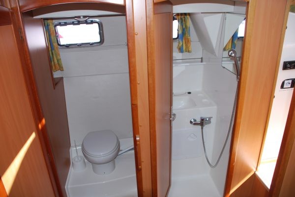 Tarpon 37 - Boatscribe.com