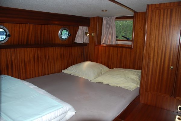 Linssen Dutch Sturdy 320 - Boatscribe.com