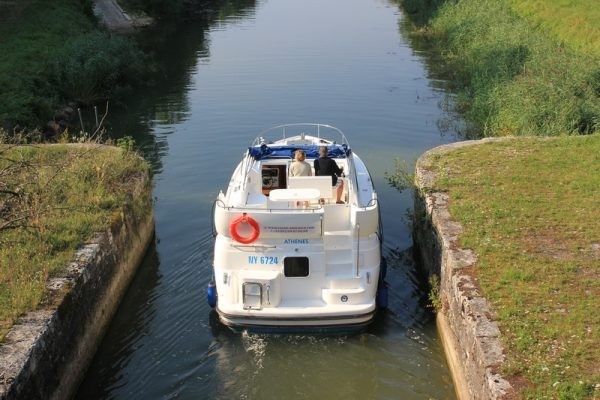 Haines Rive 34 - Boatscribe.com