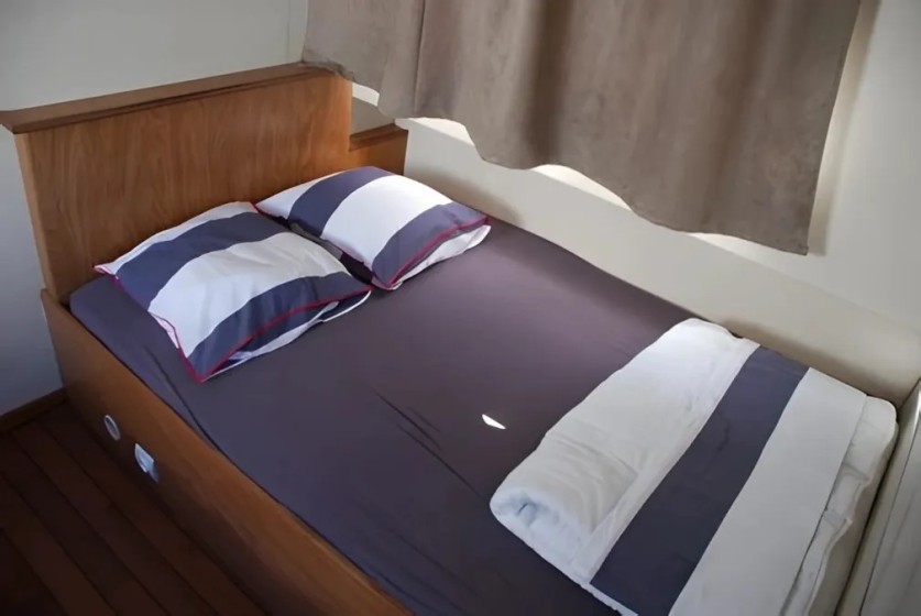 Espade 1050 Fly - Boatscribe.com