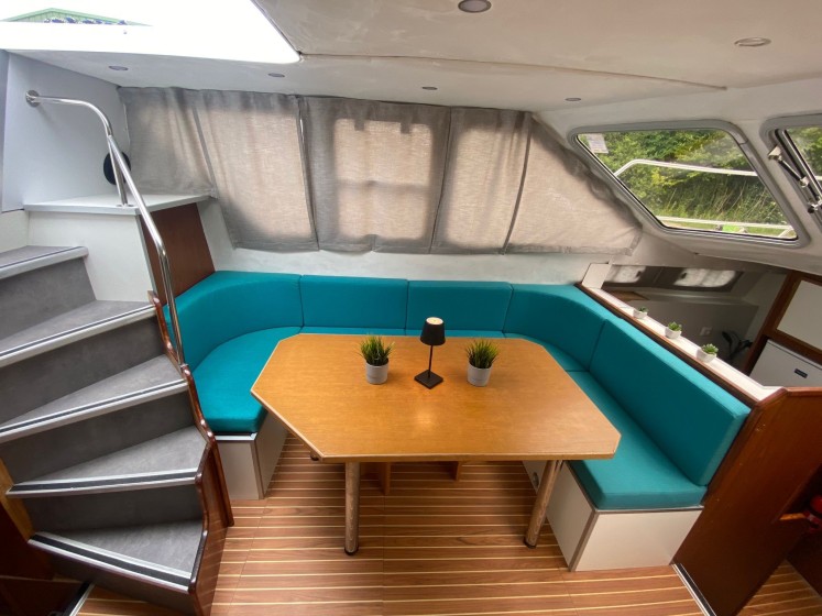 Tarpon 37 - Boatscribe.com