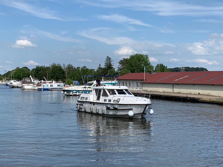 Tarpon 37 - Boatscribe.com