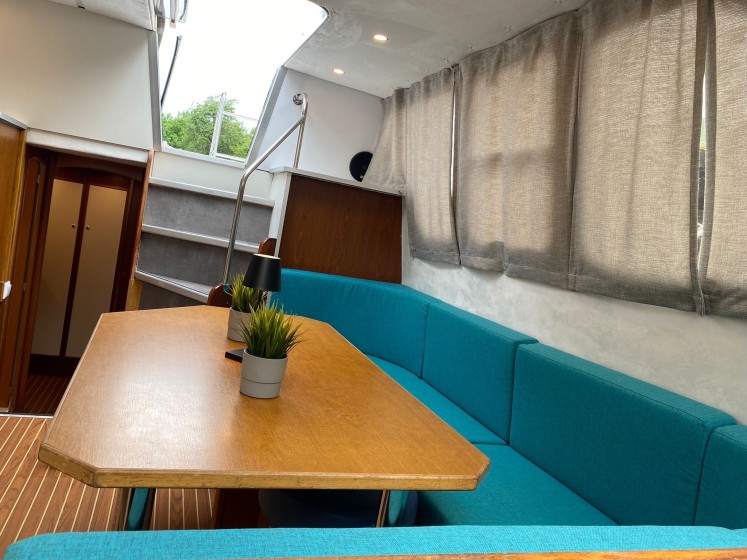 Tarpon 37 - Boatscribe.com